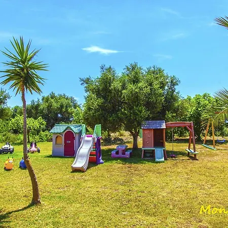Monambeles Villa *