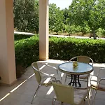 Monambeles فيلة سفوروناتا