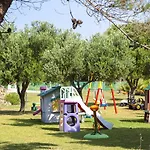 Monambeles فيلة