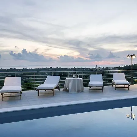 Monambeles Σβορωνάτα