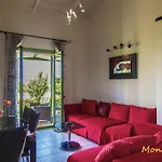 Villa Monambeles *