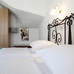 Monambeles
