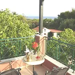 Willa Monambeles Svoronata