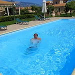 Monambeles Villa