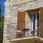 Monambeles Villa Svoronata