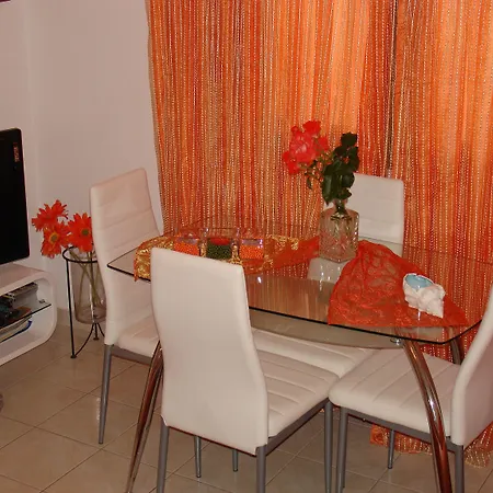 Monambeles Villa Svoronata