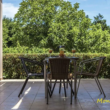 Vila Monambeles Svoronata