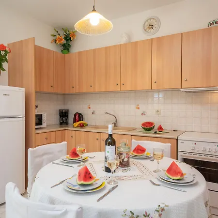 Monambeles *