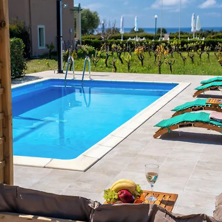 Monambeles Villa