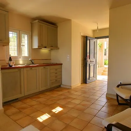 Vila Monambeles Svoronata