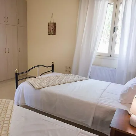 Monambeles Villa *